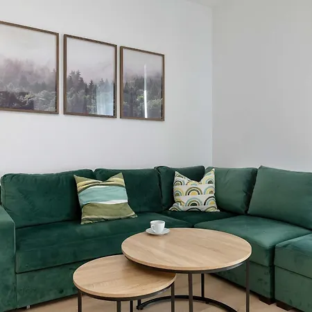 Modern Pet-friendly With Parking And Balcony By Renters Appartement *