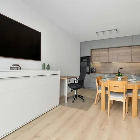 Modern Pet-friendly With Parking And Balcony By Renters