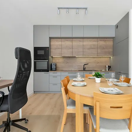 Modern Pet-friendly With Parking And Balcony By Renters
